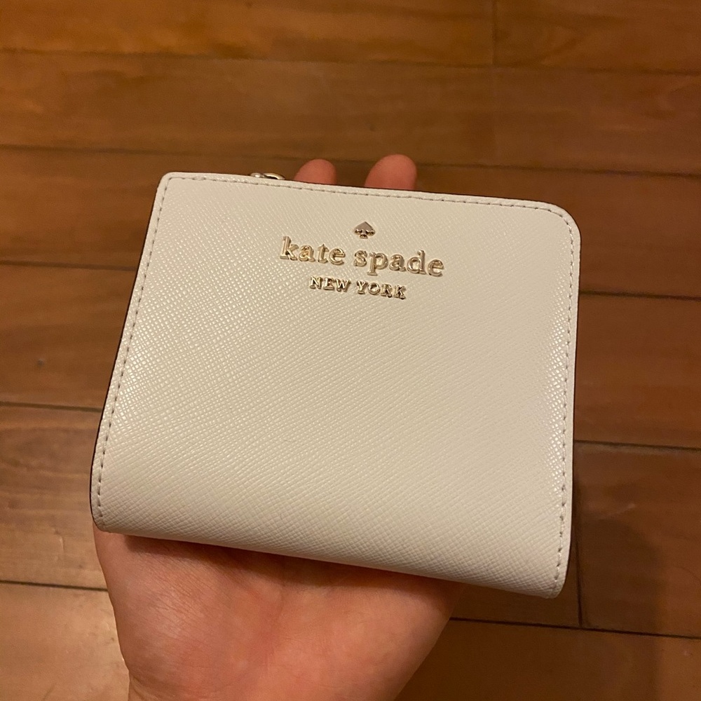 Kate Spade | Staci Small l-zip Bifold Wallet